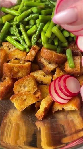 Recipe: Panzanella Salad With Asparagus & Smoked Salmon