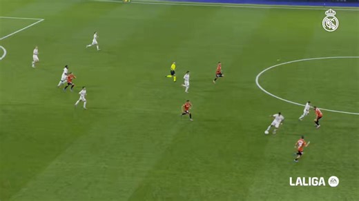 😂😂😂 a fihle a phase koana haa qeta a e siee mono a haufi o tla e lata a mo phase eona kaha eena a se a nkile run. What a player.