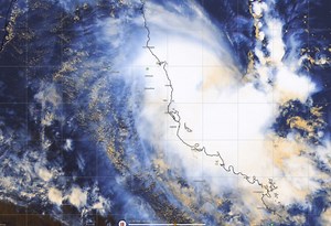 15K views · 248 reactions | TROPICAL CYCLONE "KIMI". TIMELAPSE 18 January 2021. ---------------------------------------------------------------- Thought I'd share this with you all how Kimi presented on EUMETSAT Satellite imagery today. Shane. | Townsville Storms | Facebook