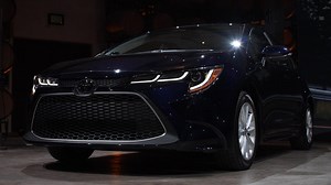 2020 Toyota Corolla sedan boasts bolder styling, more features - Video