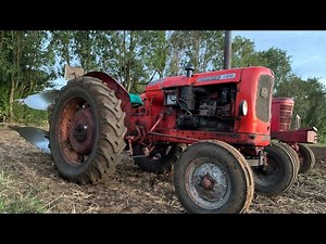Nuffield 460 & Ransomes TS-82 Ploughing