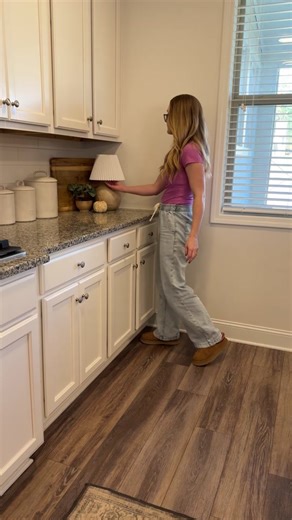 No one likes dirty floors, and as a mom of 4, I feel like I’m constantly cleaning them! That’s why I need a mop that’s simple and gets the job done. I’m loving the @Casabella Flat Mop because not only is it super easy to use, but it also ensures my floors are spotless with its innovative 3-tank cleaning system. No more dipping the mop back into dirty water, which means a deeper, more hygienic clean! The water pour at the end really says it all—so satisfying! What’s your favorite cleaning tool th