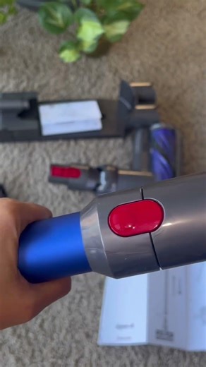 How to connect Dyson vacuum cleaner