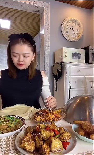 93K views · 1.3K reactions | Amazing couple eating show so funny | Allahuakbar | Facebook