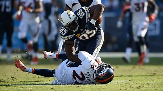 Antonio Gates makes impressive shoestring catch for 14 yards