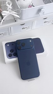 ʚ packing ɞ | 🎧Immersive packing for iPhone 17 Pro Max in blue and pink with an Instagram-style theme 🎀 #ImmersivePacking #iPhone #SleepAid #Decompression #PackVideo | AK Tech Shorts