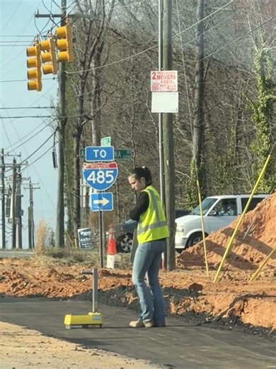 Just enjoying the job🎥: @jasminegargon / @torriswain #asphaltlife #construction #paving #asphalt