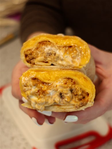 POV: your favorite Taco Bell item never actually left…you just didn’t know how to make it at home yet 👀🌯 I'm a former Taco Bell employee, I’m showing you exactly how to recreate the Quesarito (well, about as close as you can realistically get) The secret is the creamy chipotle sauce 🔥 Chipotle Sauce: 1 cup mayo 2 whole chipotle peppers in adobo ½ tsp adobo sauce (from the can) ½ tsp chili powder ½ tsp sugar ½ tsp salt ¼ tsp garlic powder ¼ tsp onion powder ¼ tsp paprika (smoked is ideal, but 