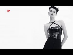 CARA TAYLOR Best Model Moments FW 2022 - Fashion Channel