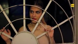 It's never easy to enter the house late, especially if you are a girl. What excuses do girls give then? Watch: http://bit.ly/2gYC3Ii | Girliyapa