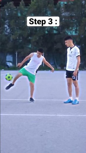 Learn Akka Flick Up Like a Pro 😮‍💨⚽ #football #tutorial #moonfootballer