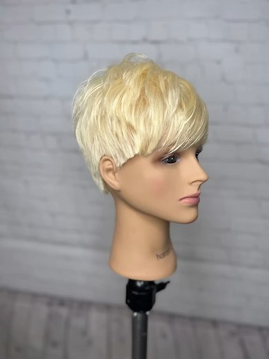 25K views · 321 reactions | Short graduation + square layer = pixie...