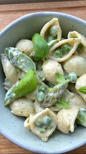 My First Meals | Grace Mortimer on Instagram: "Spring Pasta 🫛 (serves 4) . . . INGREDIENTS: 250g pasta 250g sliced asparagus 1 cup of peas Half a cup of cream cheese 1 tbsp of pesto . METHOD: Boil the pasta according to packet instructions. Halfway through, add the asparagus and peas. Once the pasta is cooked, save a little pasta water and drain everything. Add the pasta, asparagus and peas back to the saucepan and add the cream cheese, pesto and pasta water. Mix thoroughly, season if you wish.
