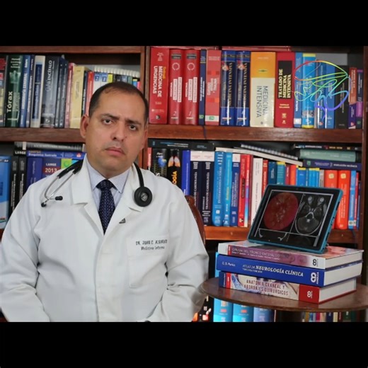 Juan Carlos Alvarado on Instagram: "Las infecciones del sistema nervioso central (SNC) por criptococosis son causadas principalmente por los hongos encapsulados Cryptococcus neoformans y Cryptococcus gattii, con una marcada predilección por el SNC, donde producen meningoencefalitis, especialmente en pacientes inmunocomprometidos (VIH, trasplantados, usuarios de corticoides) aunque también pueden afectar a inmunocompetentes. Las manifestaciones clínicas suelen ser subagudas, con cefalea, fiebre, 