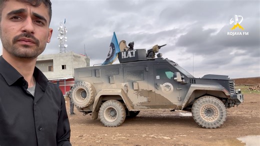 Hêzên Ewlekariya Hundirîn li ser rêya Holê bicih bûn. تمركزت قوات الأمن الداخلي على طريق الهول في الحسكة. Rojava FM | Rojava FM