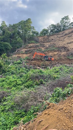 2.1K views · 13 reactions | Amazing job #Amazing #excavator | The Machine & Precision | Facebook