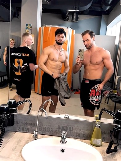 Muscle Buddies 肌肉好肌友 #hunk #muscle #handsome #bromance #beautifulmusclemale #肌肉 #肌肉男 #帅哥