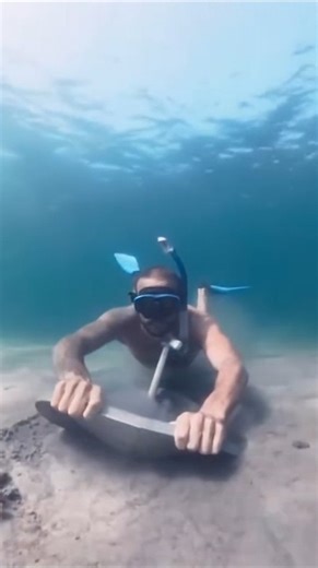 Anchor check by Roner Sailing! "We’re loving our Rocna Anchor ⚓️, never drags and I sleep like a baby at night 😴" #boating #boatinglife #anchor #anchorage #sailing #sailinglife #sailinginstagram #rocnaanchors #vulcananchor #powerboating #powerboatcentral #boat #boats #boating #goldcoast #whitsundayislands #fishing #fishingaddict #fishingislife #liveaboardlife #liveaboardboats #rivieraboats #multihull #multihulls #multihullsailing | Rocna Anchors Australia