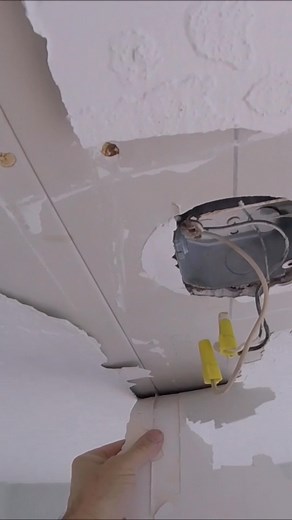 199K views · 1.2K reactions | Drywall Ceiling Fail (Mr. George) #drywallfail #drywall #drywallfinisher #drywalllife #fridayfunny #newguy #mrgeorge #paulpeck #paulpeckdrywall | Paul Peck | Facebook