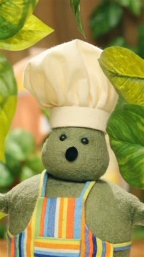 Tiny Chef on Instagram: "A gentle timeline cleanse for you, Cheffers. 💚 As Chef is packing up some things from the stump to take to his wine barrel in Pioneertown, we thought we’d share this sweet moment in the stump. Hope you’re surrounded by things that make your heart happy like spool chairs and seashell sinks today! 🧵"