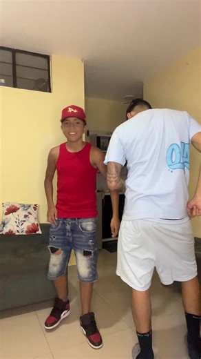 Cost of Josué VR's Outfit in Reparto Cubano