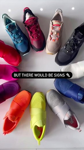 👀🤫👟 #indoorcycling #spinclass #spininstructor #cyclingshoes