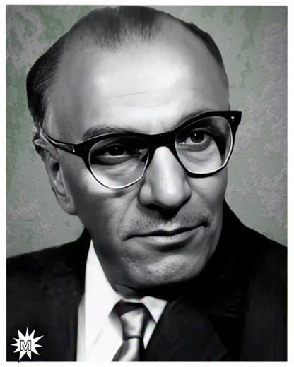 ‎تقویم یاران : برگرفته از پیج {به یاد یاران}‎ on Instagram‎: "⚜️🖤🖤🥀📻🎤🎶🥀🖤🖤⚜️ 12 دی ماه مصادف بود با چهل و هشتمین سالگرد در گذشت اسطوره ی کهن موسیقی استاد*جواد بدیع زاده * ⚜️ نام اصلی : سید جواد بدیع زاده ⚜️ متولد : 10 مهرماه 1280 تهران - محله پاچنار ⚜️ در گذشت : 10 یا 12 دی ماه 1358( 78 سالگی ) ⚜️ علت مرگ : دومین سکته مغزی ⚜️ تحصیلات : دوره ابتدایی را در مدرسه * تدین * ⚜️ و دوره متوسطه را در مدرسه * آلیانس فرانسوی ⚜️ ها * و سپس دارالفنون را به پایان رساند ⚜️ پیشه : خواننده و آهنگساز ⚜️ ا