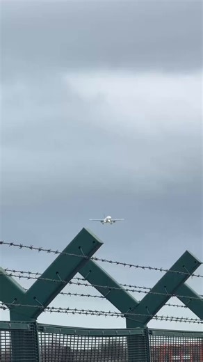 Storm Dave is playing a windy game at Dublin Airport today ✈️Shoutout to all the pilots and Air Traffic Control who have done a storming job keeping things moving safely today 👏#dublinairport #StormDave