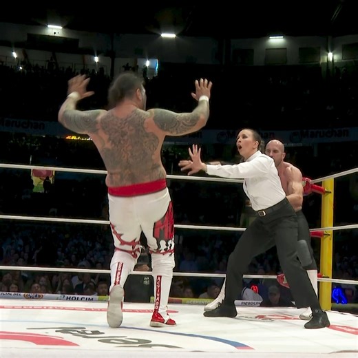 Claudio Castagnoli retained the CMLL World Heavyweight Championship in a three-way match against Euforia and Akuma! Courtesy of CMLL 🎞️ | All Elite Wrestling