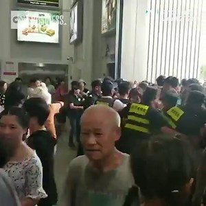 China’s first Costco store was so popular on its opening day that it had to shut down early and police were deployed to restore order https://cnn.it/321gexc | CNN Business