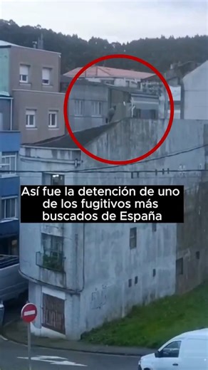Unión Federal de Policía on Instagram: "Intervención Policía Nacional en #Galicia para detener a un fugitivo. 👏Detienen en Arteixo al pederasta Daniel Vázquez Patiño, uno de los fugitivos más buscados de España. 🤝Excelente colaboración entre CGPJ Fugitivos Grupo 2 y UDEV Coruña y Pontevedra. Intervención de GOES. 💙Cuando todos vamos en la misma dirección, los resultados son espectaculares. Dicen que no somos profesión de riesgo. https://lavozdegalicia.es/noticia/coruna/coruna/2026/01/22/detie