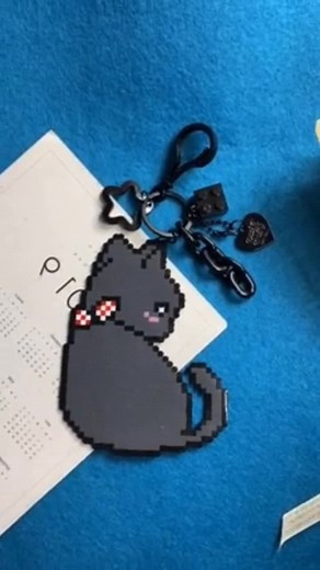 Perler Beads Tutorial: Grey Cat Backside