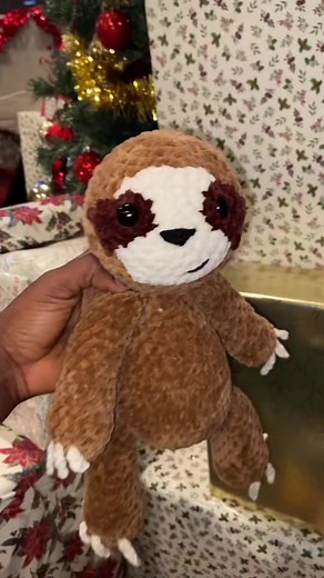 🦥🦥 🦥 #crochetsloth #sloth #foryou #crochet #crochettok #foryoupage #fypシ゚ #christmas #crochetplushies