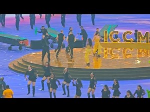 130,000 Fans Singing with Ricky Martin at Narendra modi stadium