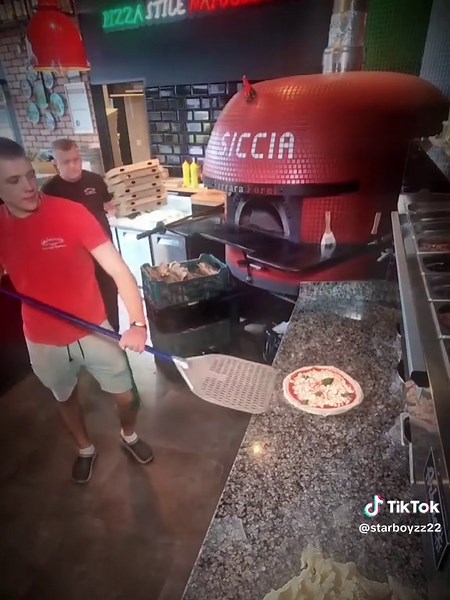 Funny Pizza Cook Prank: A Moment to Share with Friends