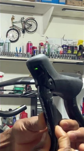 How to properly check Di2 12 speed coin cell battery level #batterytester #batterylife