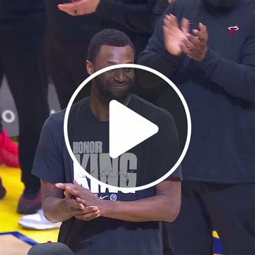 “Welcome back to the Bay, Andrew Wiggins!He gets a warm ovation from the crowd in his first game back in Golden State 👏 - NewsBreak