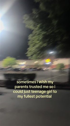 elmojuicebox (@elmojuicebox)’s video of parents