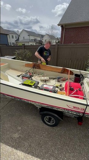 13 Boston Whaler still grinding away at it … #bostonwhaler #boat #boatshorts #boats #summer