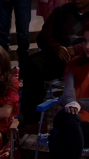 Beggin' on your knees🛐 #victorious #begginonyourknees #begginonyourkneesvictoriajustice #torivega #catvalentine #robbieshapiro #andreharris #jadewest #trinavega #beckoliver #fyp #subespañol #fypシ #letrasdecanciones #victoriajustice #victoriousedit #victorioussounds #victorioussongs