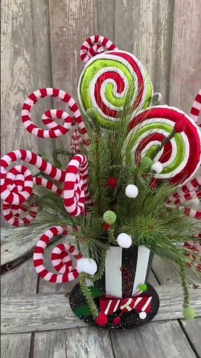 Christmas Top Hat Centerpiece | Holiday Floral DIY & Supply List