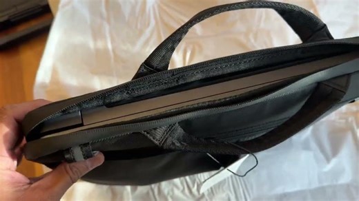 Unboxing and overview of the Dell Pro 15-16 Plus EcoLoop Sleeve CV5626 | Michiko Mulia