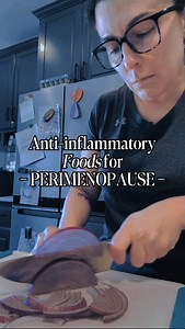 Last fall my inflammatory bio-markers were SKY HIGH Whenever I post about what I did to lower these markers I”m flooded with DMs asking me “what did you eat” to lower inflammation because all of my markers decreased and my Estrogen and Progesterone increased 👏🏼 ➡️ it’s exactly why I created the NourishHer Meal Planner Recipe Collection to be as transparent as possible with you about why I build my plate in a family-friendly way the way - with a focus on protein and fat because inflammation is 