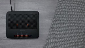 Vi synes, en router er mere end bare et serienummer. Den sørger for, at du kan streame og surfe hele døgnet rundt, så den fortjener at blive støvet grundigt af bag antennerne engang imellem. Hvordan passer du på din router? #RouterLove | Telenor Danmark
