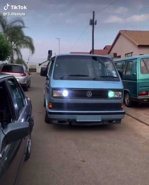 T3 Thursday - Volkswagen Microbus Stance