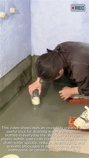 Creative Plastic Bottle Water Drain Hack