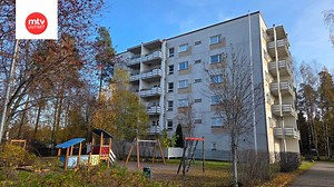 Nuorta äitiä syytetään vauvansa murhasta – oikeudenkäynti alkaa