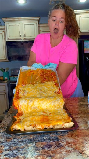 828K views · 28K reactions | I was so nervous I was gonna mess it up. Would you be nervous? #viralrecipe #sheetpandinner #nachos #cooking #cookingvideo #easydinnerideas | amusing angelina | Facebook