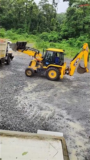jcb at work #jcb #dumper #jcbvideo ##jcbtractor #dumptruck #jcb3dx #short #shortfeed #shortvideo