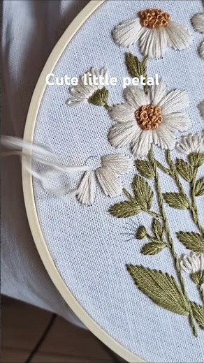 How to Stitch Daisy Petals 🌼 | Satin Stitch Tutorial #embroidery #handembroidery #stitch #tutorial